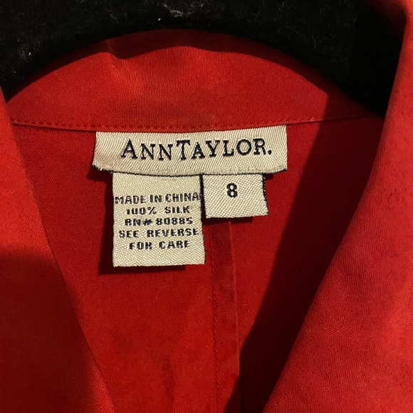 100% Silk Ann Taylor Sleeveless Button up - Picture 2 of 4